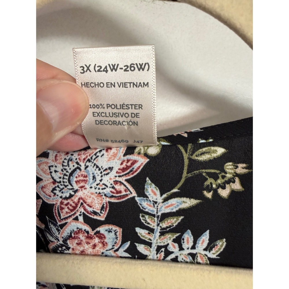 Terra & Sky Womens 3X Black Soot Floral Roll Tab Sleeve V-Neck Blouse - Picture 3 of 11